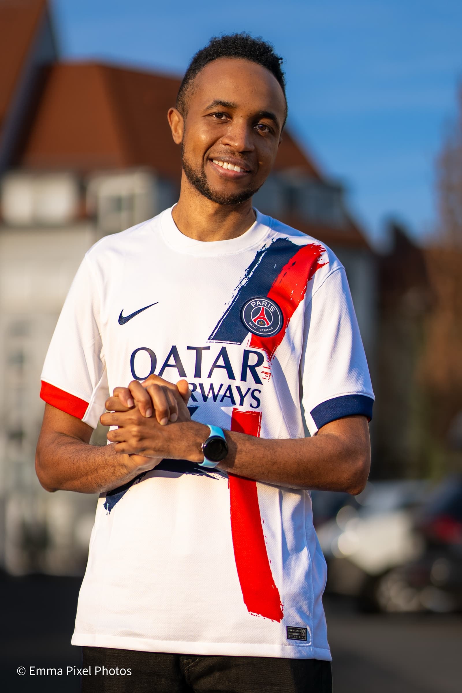 PSG jersey close-up, smile, sunset light